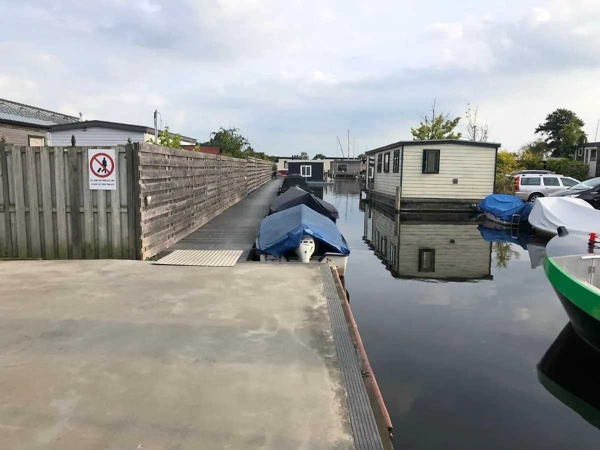 Rw-Aalsmeer,Waterloft Near Amsterdam And Schiphol Алсмер